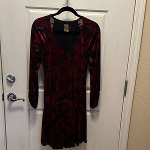 Taylor Red and Black Floral Long Sleeve Velvet Dress Holidays Practical Magic 6